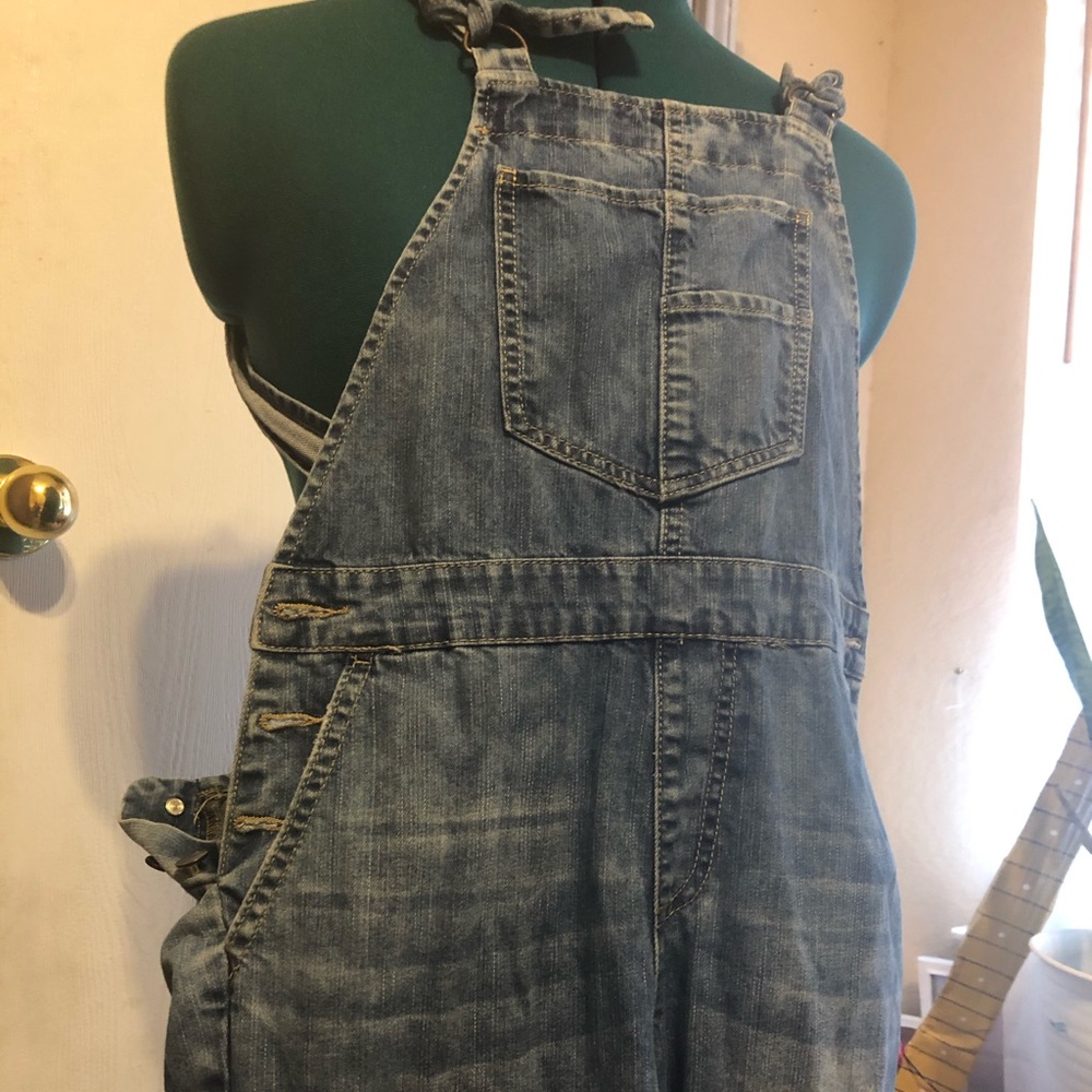 Distressed overalls - Picture 3 of 3